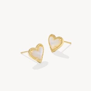 NWT Kendra Scott Ari Heart Gold Stud Earrings in Ivory Mother-of-Pearl
